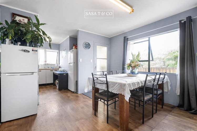 2/4 Colin Street Mangere_5