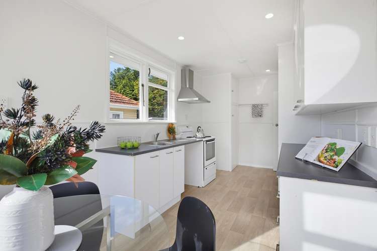 8A Frederick Street Tawa_11