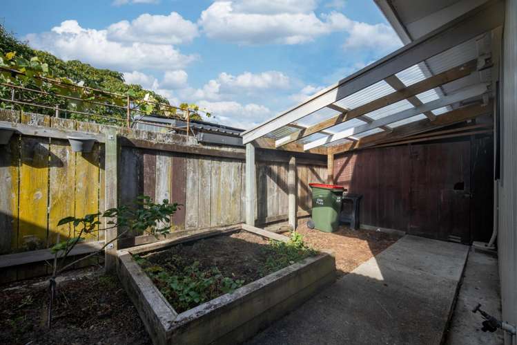 2/2 Nikau Street Stoke_18