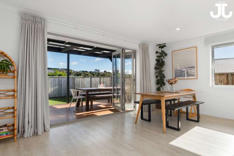 56 Whakaturou Crescent Pyes Pa_5