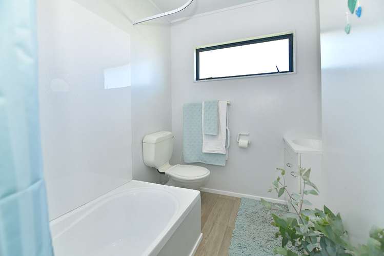 5 Ellenbury Place Stanmore Bay_10