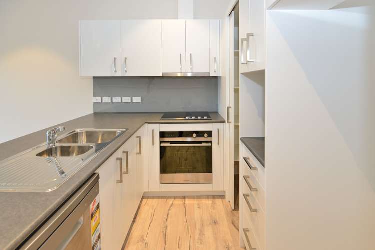 6/45 Karepiro Drive Stanmore Bay_3