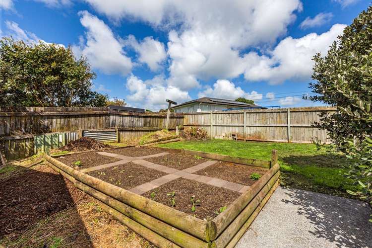 44 Taihiki Road Clarks Beach_17