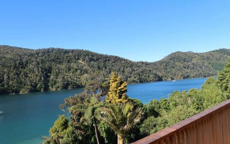 3130 Archers Road Tennyson Inlet_18