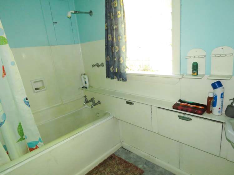 21 Grey Road Reefton_11