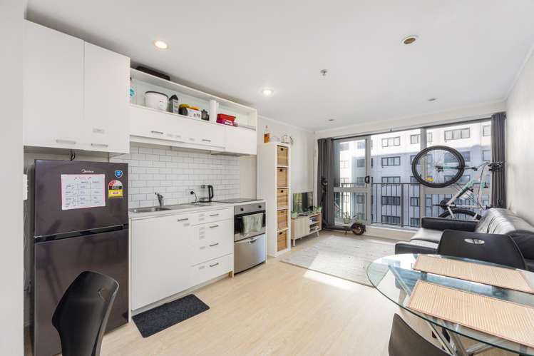 615/53 Cook Street_3