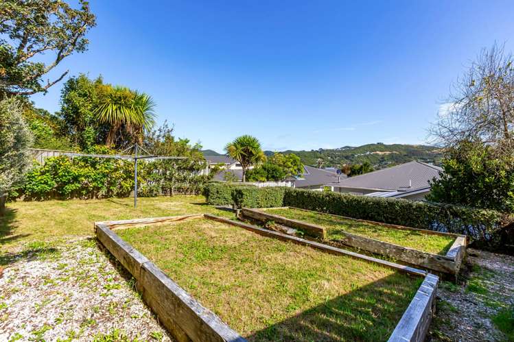 13 Firth Terrace Karori_23