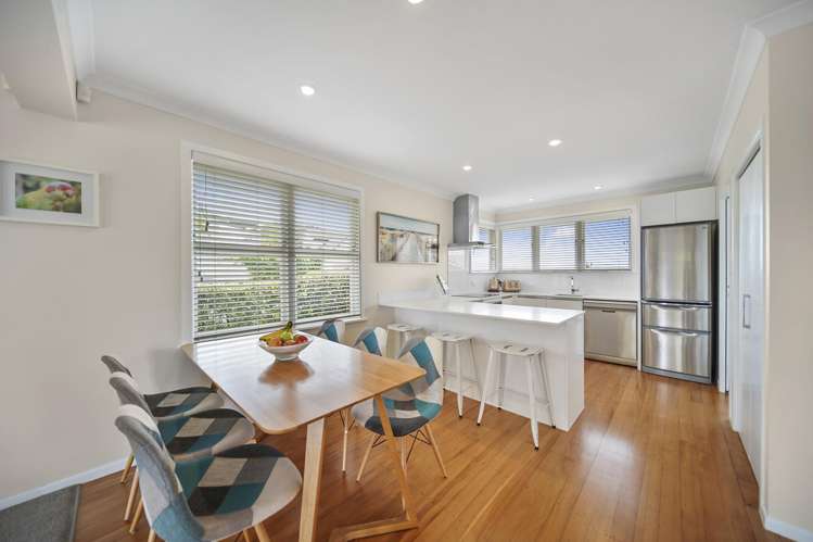 54 Bradbury Road Botany Downs_5