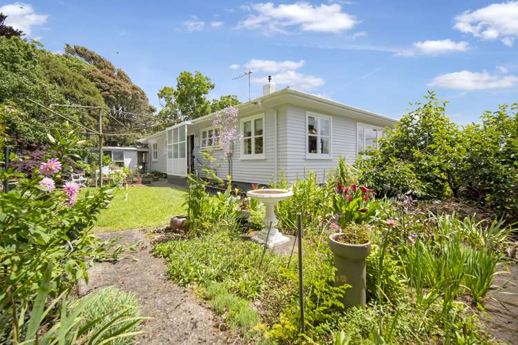 221 Tukapa Street Westown_17