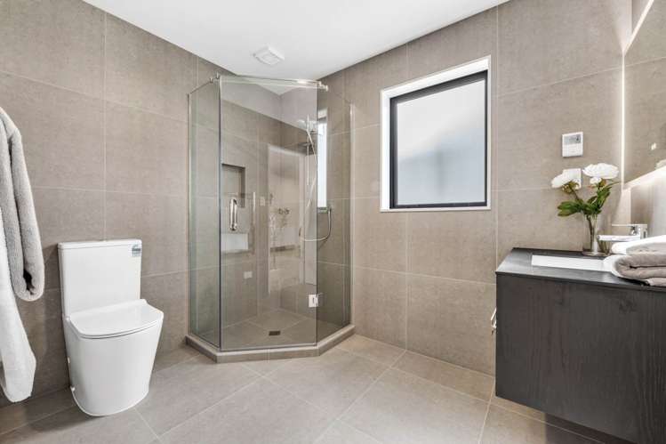 22 Dungloe Avenue Flat Bush_18