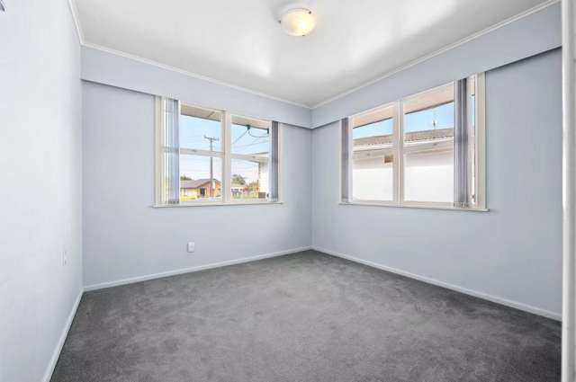 8 Winstone Avenue 1053_4