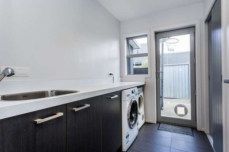 15 William James Close Mosgiel_12