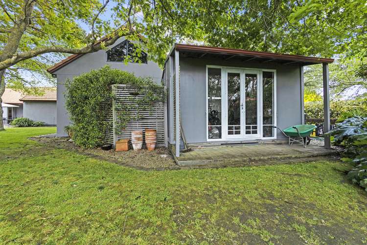 196 Athlone Drive Cambridge_24