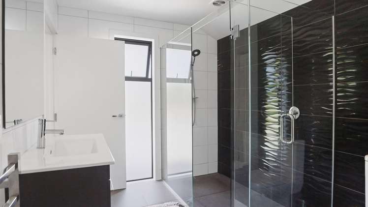 25 Finch Street Albert Town_11