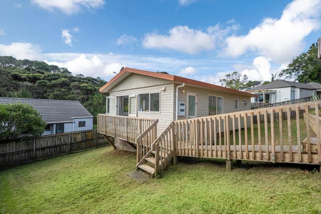 2/66 Spinella Drive Bayview_3