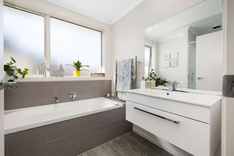 124 Puhirake Crescent Pyes Pa_16