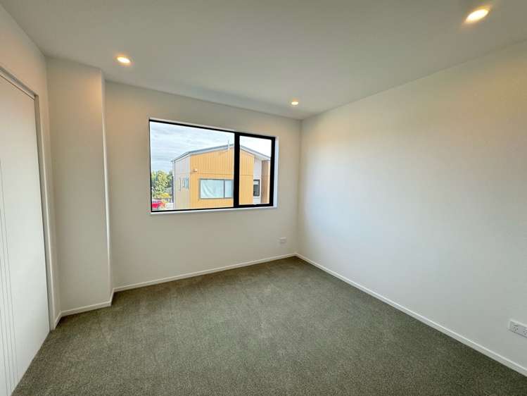 10 Kiato Lane 10673_3
