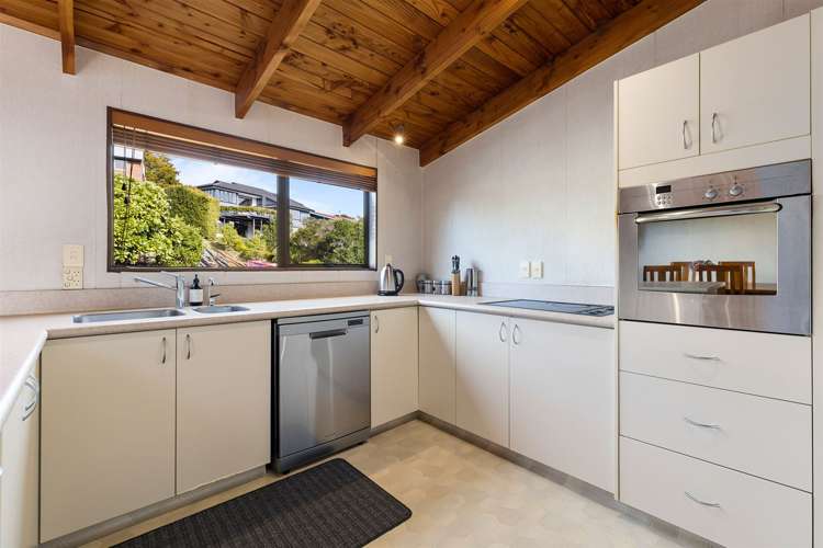 2/4 Danbury Drive Torbay_9