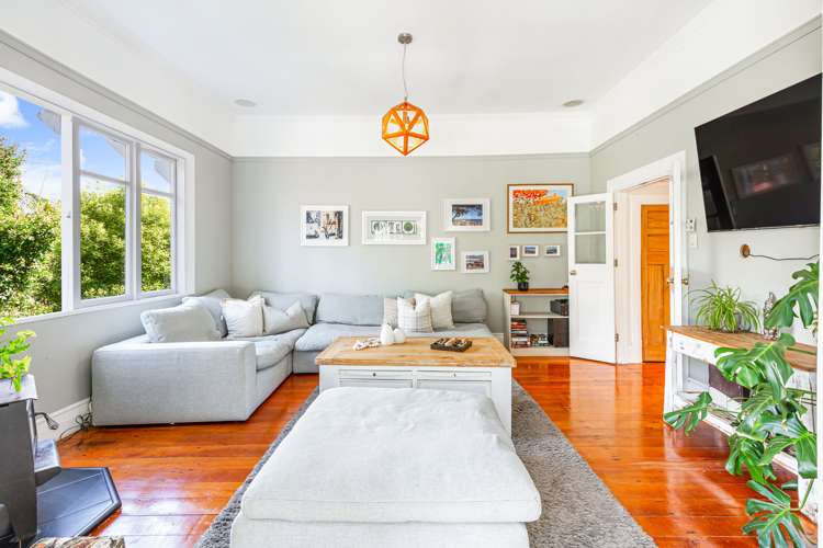 88 Woodlands Park Road Titirangi_16