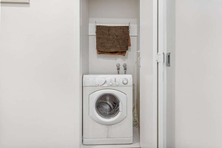 502/36 Eden Crescent City Centre_7