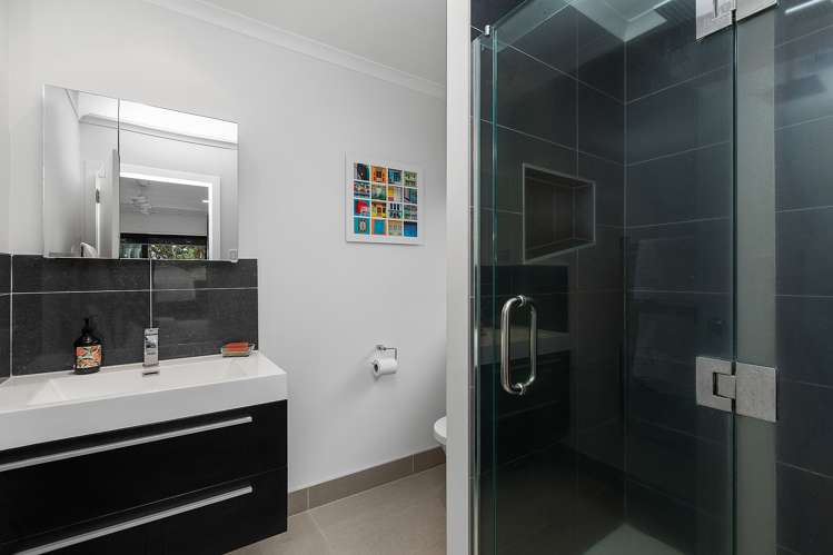 37 Alpers Ridge Leamington_15