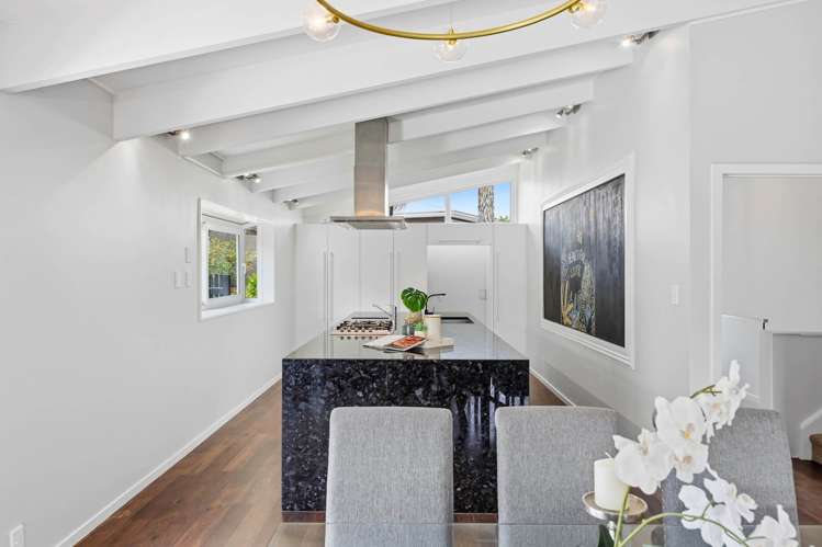 26 Pickwick Parade Mellons Bay_3