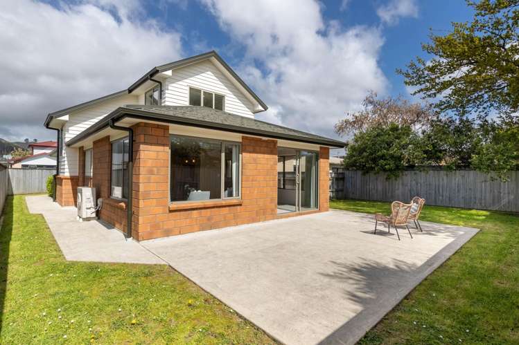 2 Yeats Grove Trentham_21