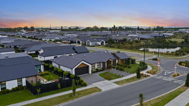 68 Vernon Drive Lincoln_30