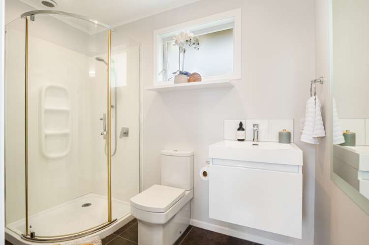 43 Vodanovich Road Te Atatu South_12