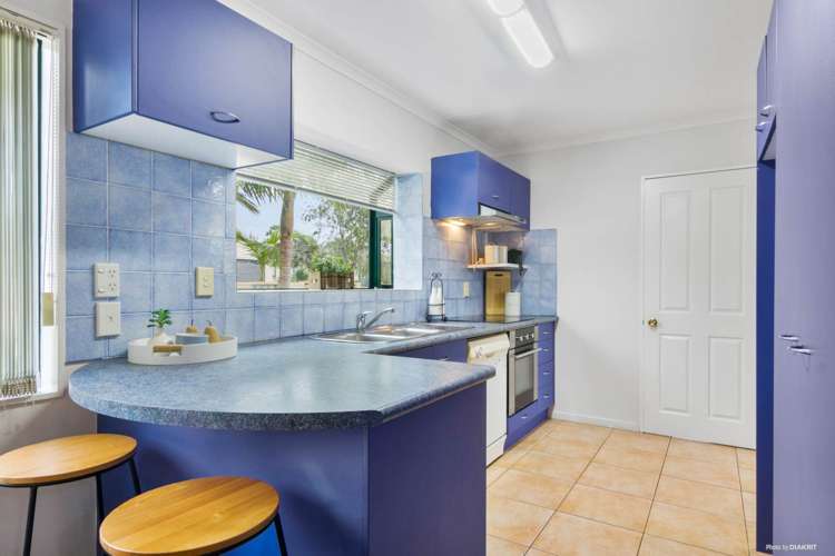 5 Basra Drive Henderson_12