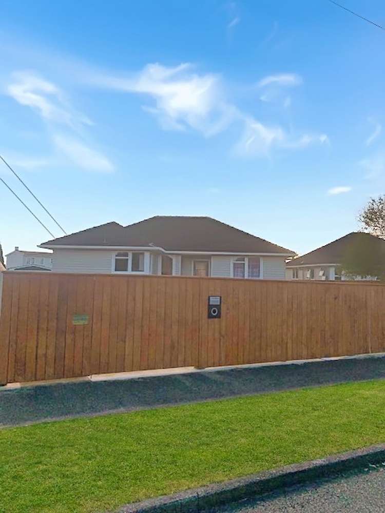 23 Holland Crescent Bulls_18