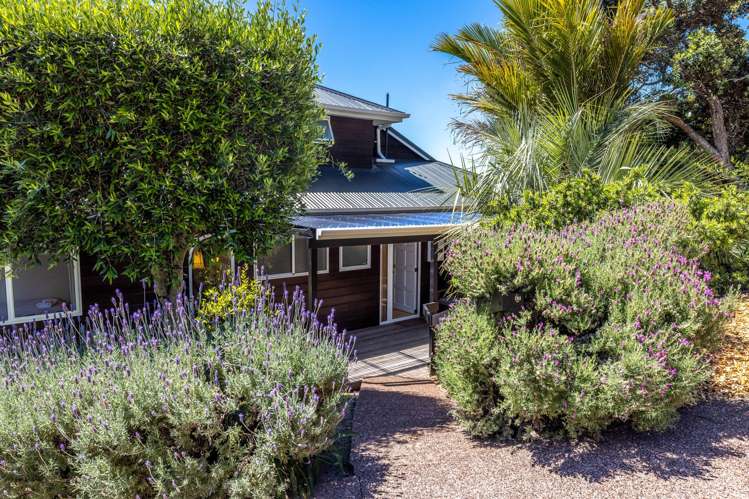 2 Seventh Avenue Onetangi_28