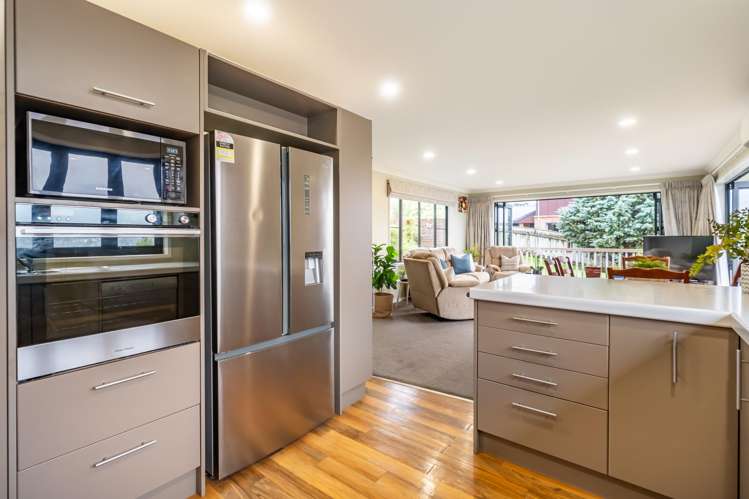 9 Colin Guppy Crescent Riverstone Terraces_10