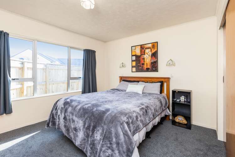 2/7 Weathers Place Taradale_9