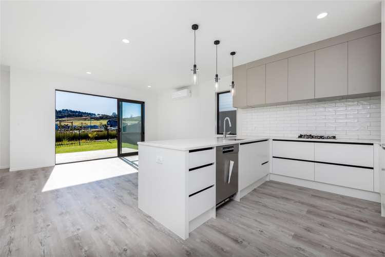 8 Paparahi Place Wainui_19