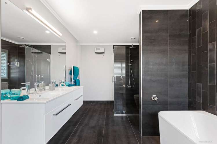 96 A Renall Road Pollok_16