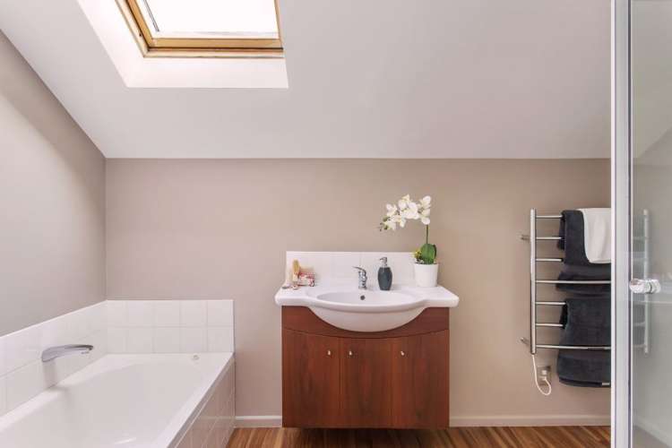 4 Springvale Gardens Harewood_16