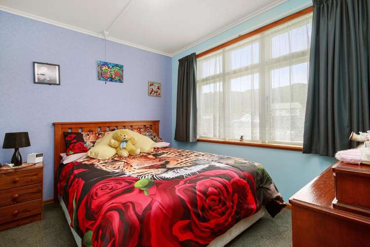 7 Honey Street Wainuiomata_8