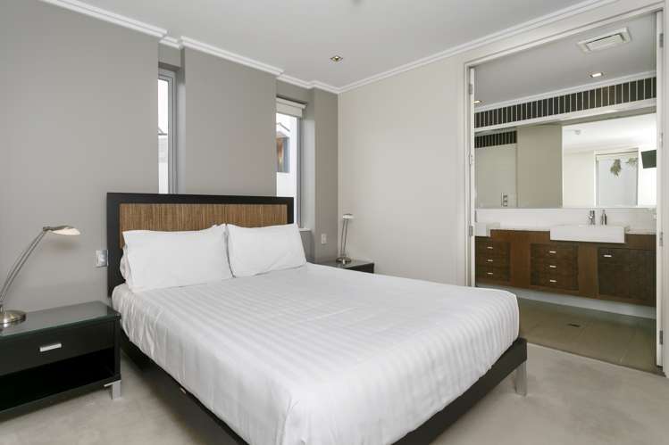 3/225 Lake Terrace Waipahihi_18