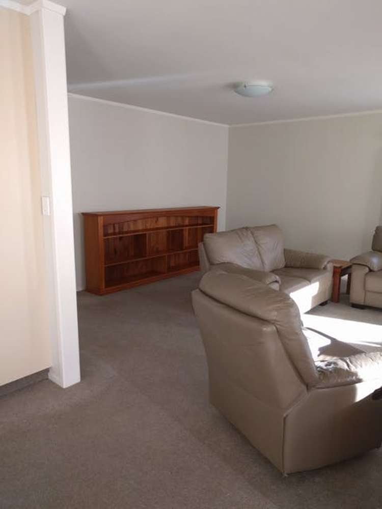 1b Grainger Road Te Atatu South_1