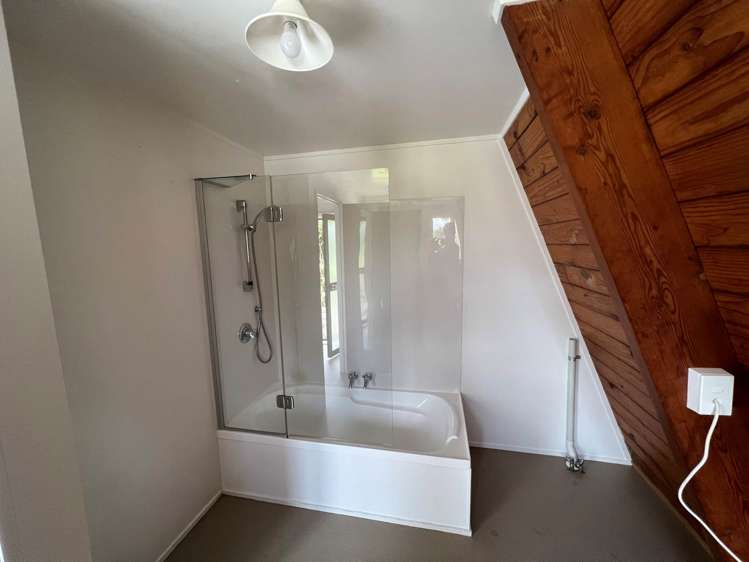 4 Log Race Road Piha_9