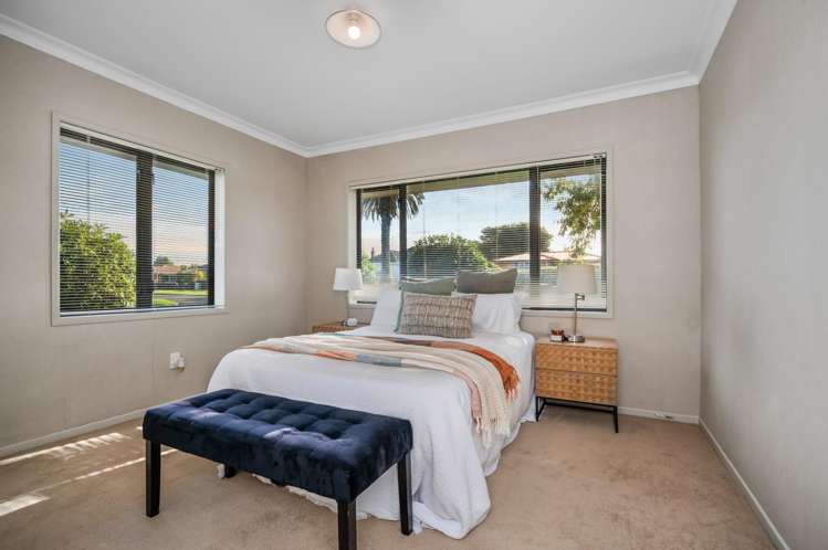 2 Pemberton Crescent Greerton_18