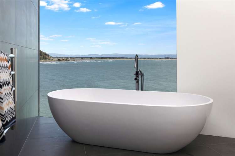 1 Whitewash Head Road Scarborough_39