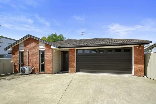 Modern Living in Upper Hutt, Steps from the City!