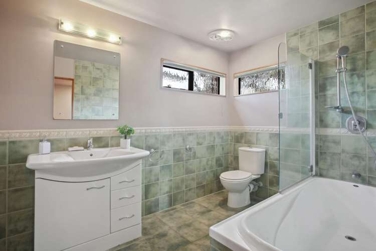 37 Tirohunga Drive Henderson_13