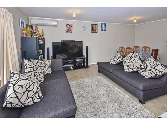 2/83 Templeton Place Clendon Park_3