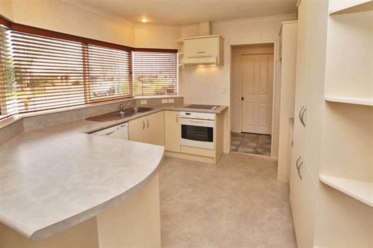 22 Farnborough Drive Nawton_3