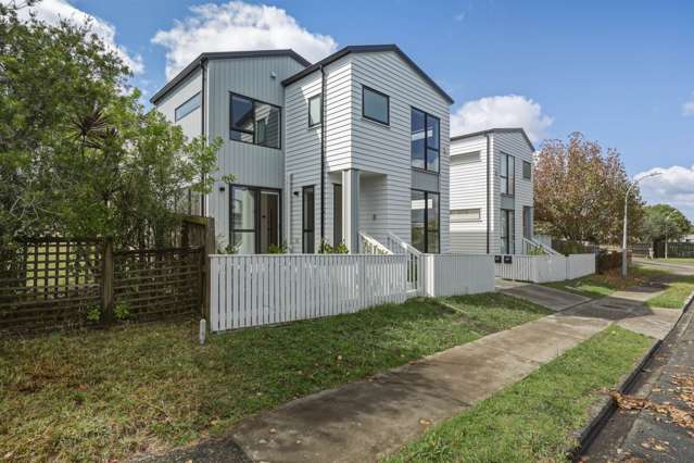 Near-New, Bright; Parkside Living!