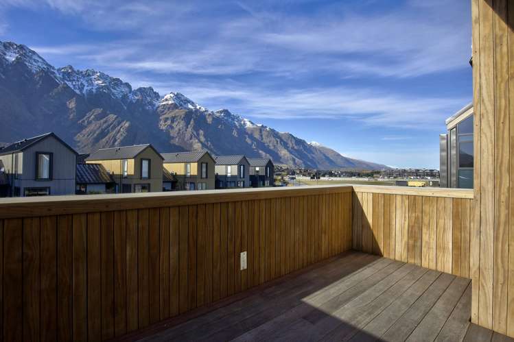 24/2 McKinlay Lane Jacks Point_12