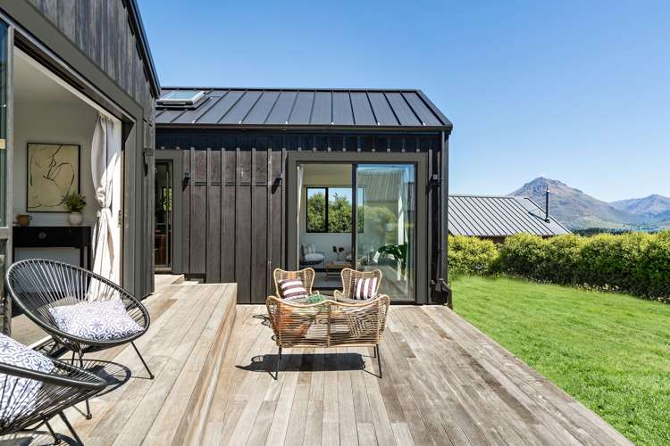 13 Falconer Rise Jacks Point_16